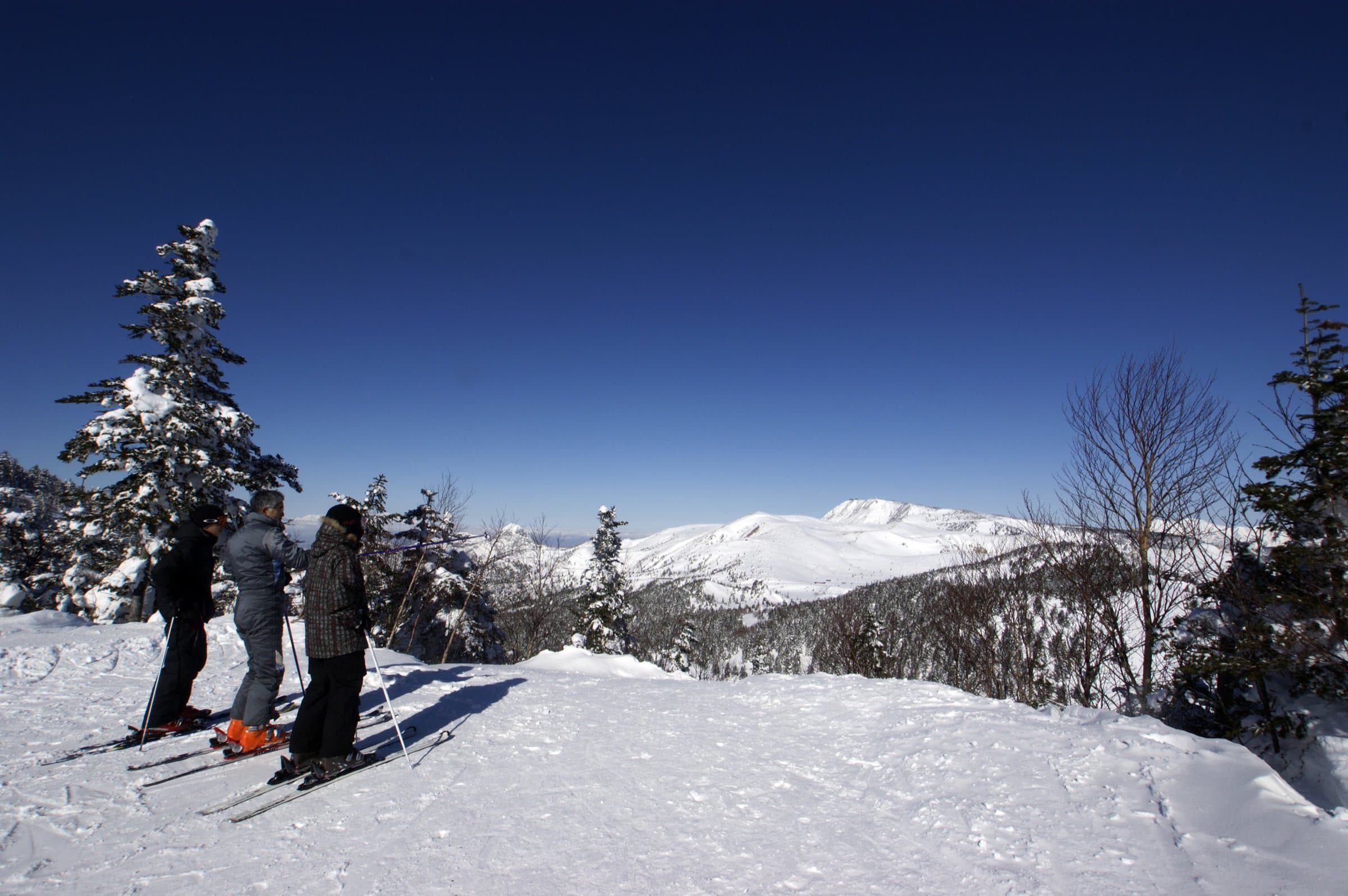 A ski slope with mountain views at Kusatsu Kokusai ski resort